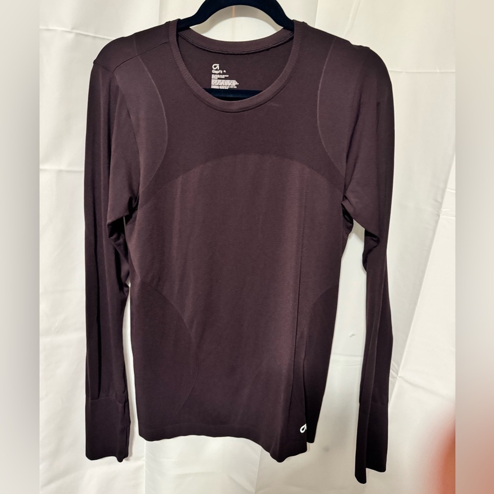 XL Gap Long Sleeve Motion top in New Vine (aubergine) color.